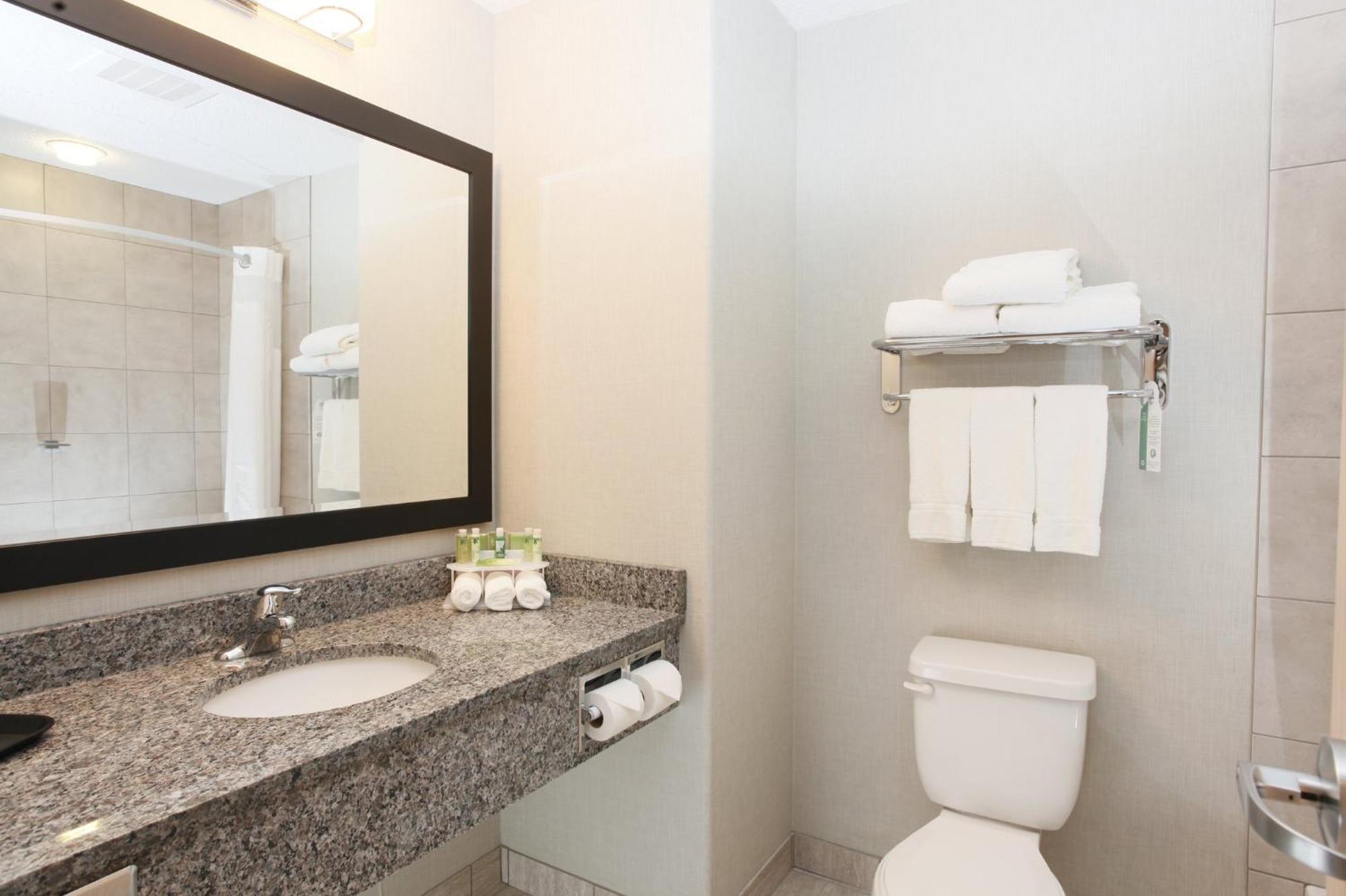Holiday Inn Express Fort St John By Ihg Fort St. John Экстерьер фото