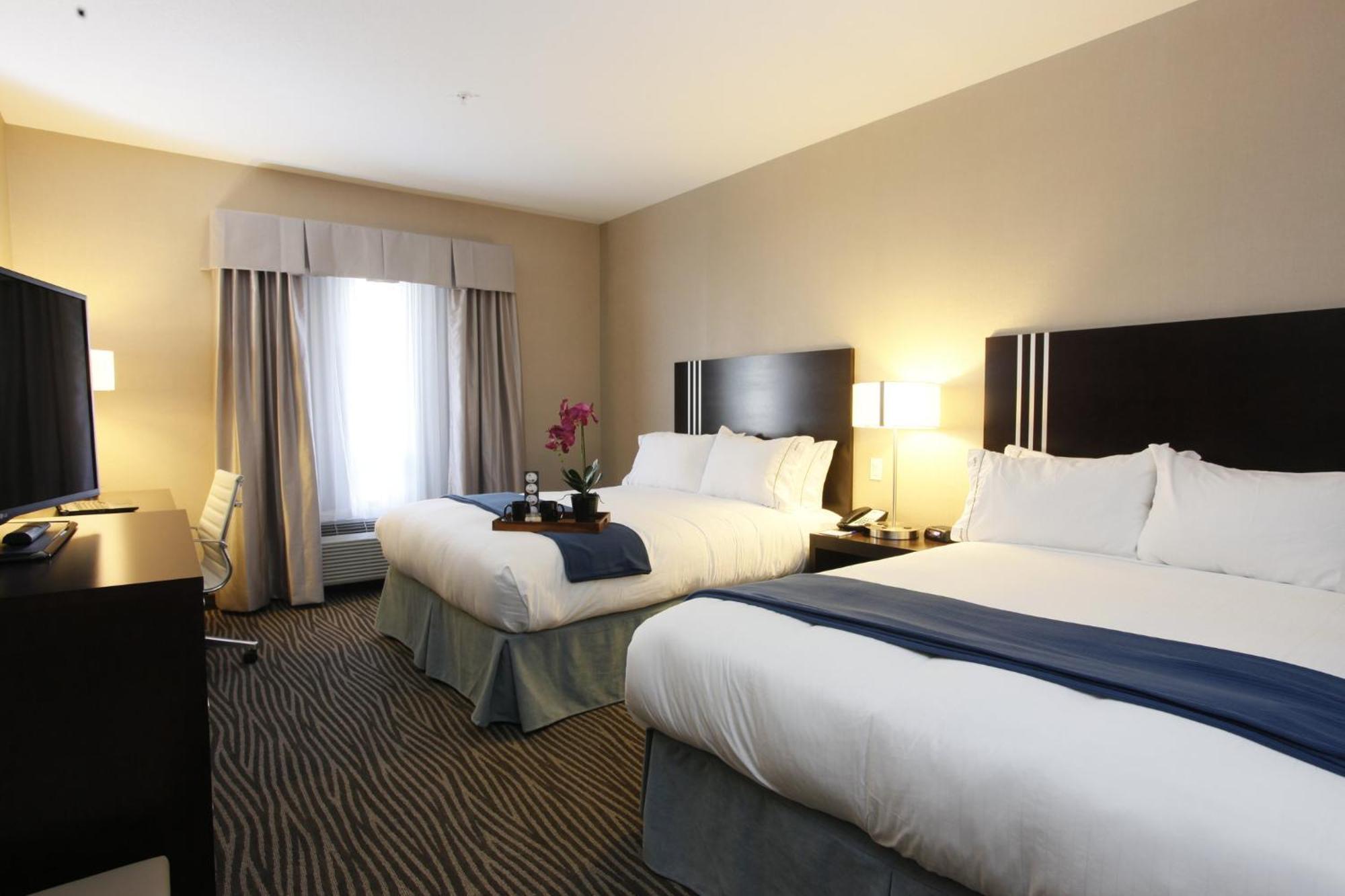 Holiday Inn Express Fort St John By Ihg Fort St. John Экстерьер фото