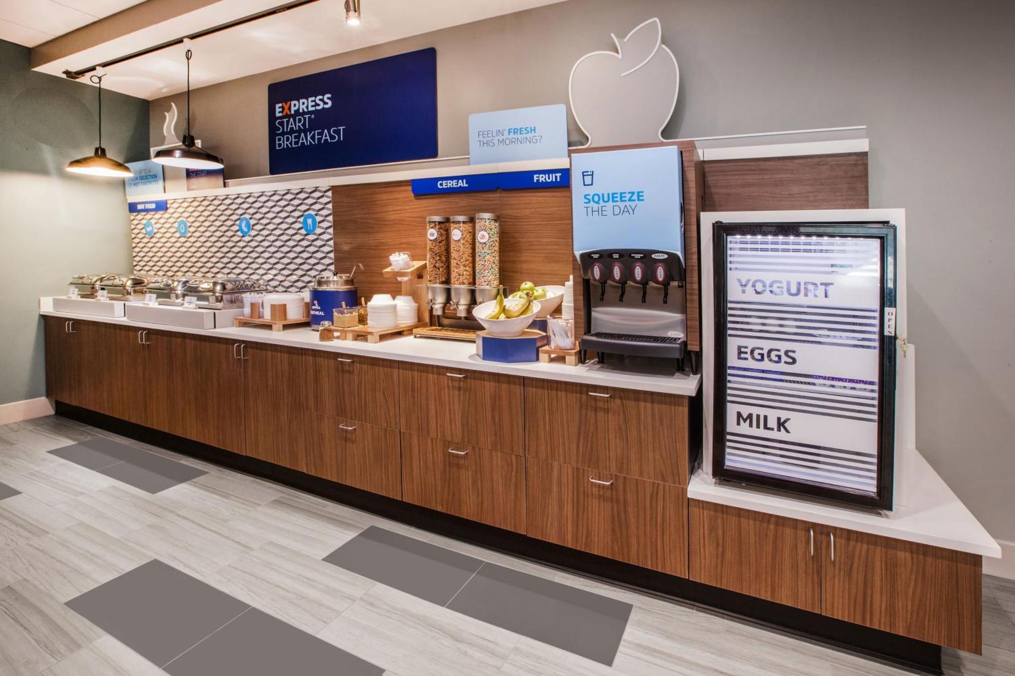 Holiday Inn Express Fort St John By Ihg Fort St. John Экстерьер фото