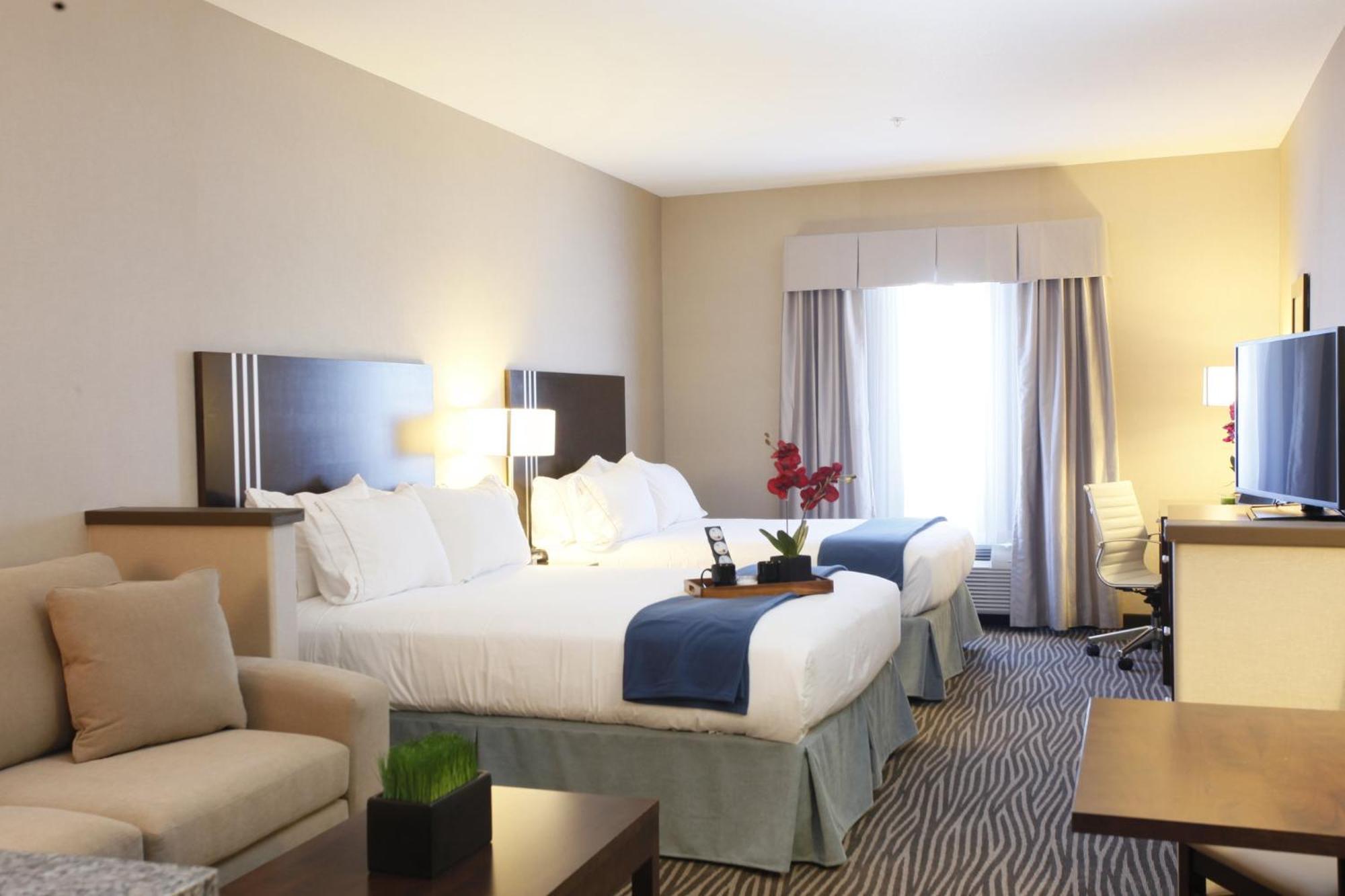 Holiday Inn Express Fort St John By Ihg Fort St. John Экстерьер фото