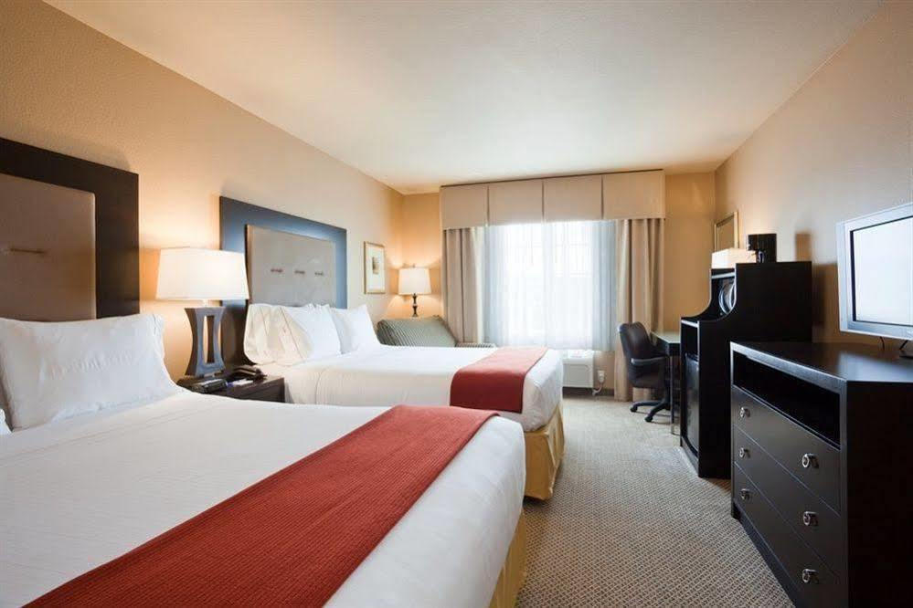 Holiday Inn Express Fort St John By Ihg Fort St. John Экстерьер фото