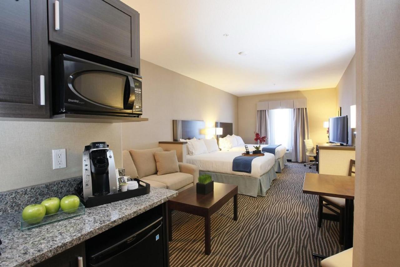 Holiday Inn Express Fort St John By Ihg Fort St. John Экстерьер фото